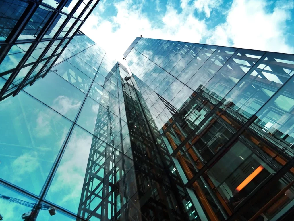 AUNIA Inversión en empresas y financiación. Investments and corporate financing.